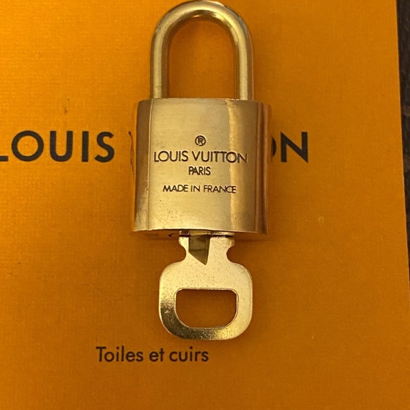 Louis Vuitton brass lock set with key #312 Authentic padlock NICE! - Picture 2 of 5
